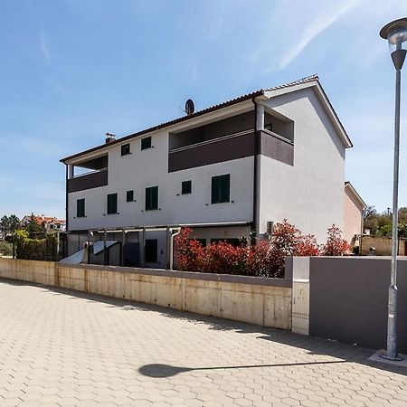 Apartment Adria 3 Malinska Esterno foto