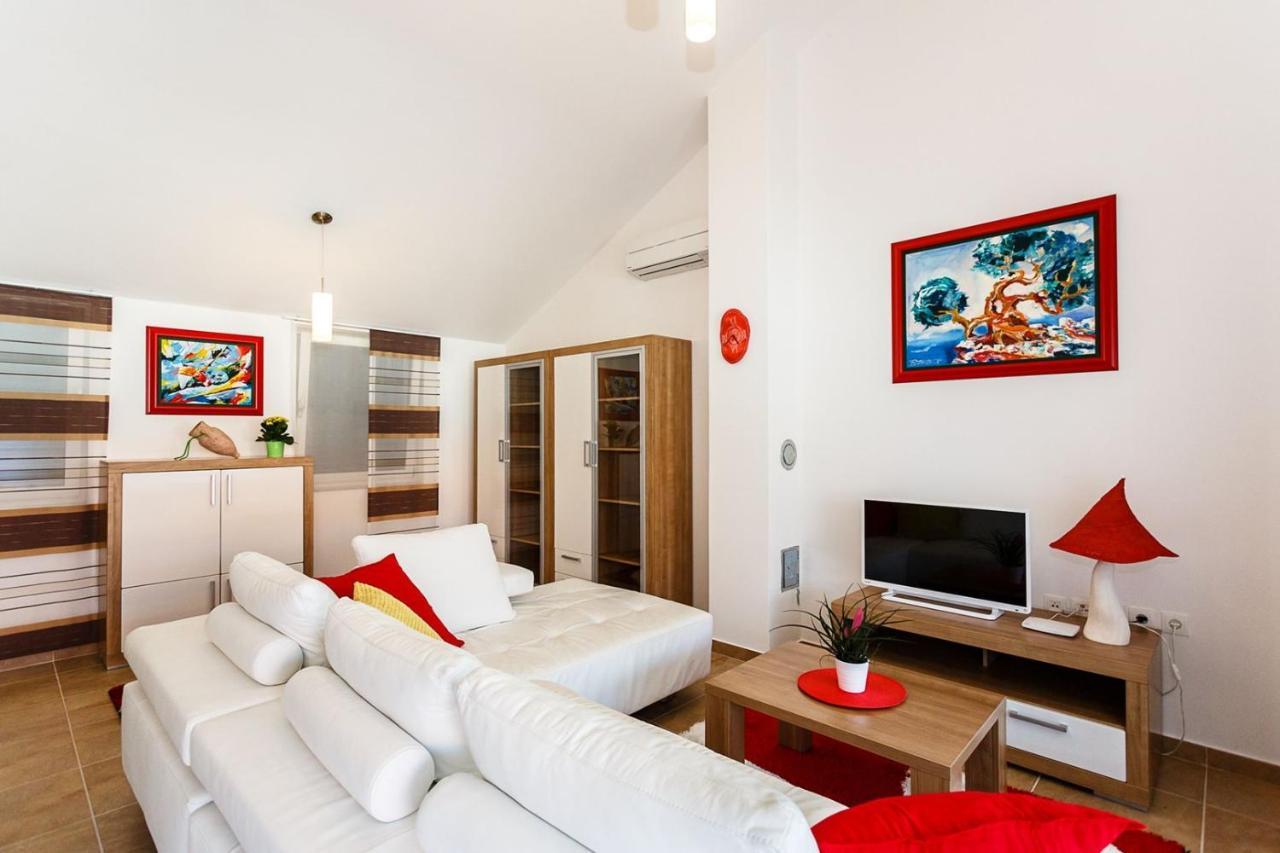 Apartment Adria 3 Malinska Esterno foto