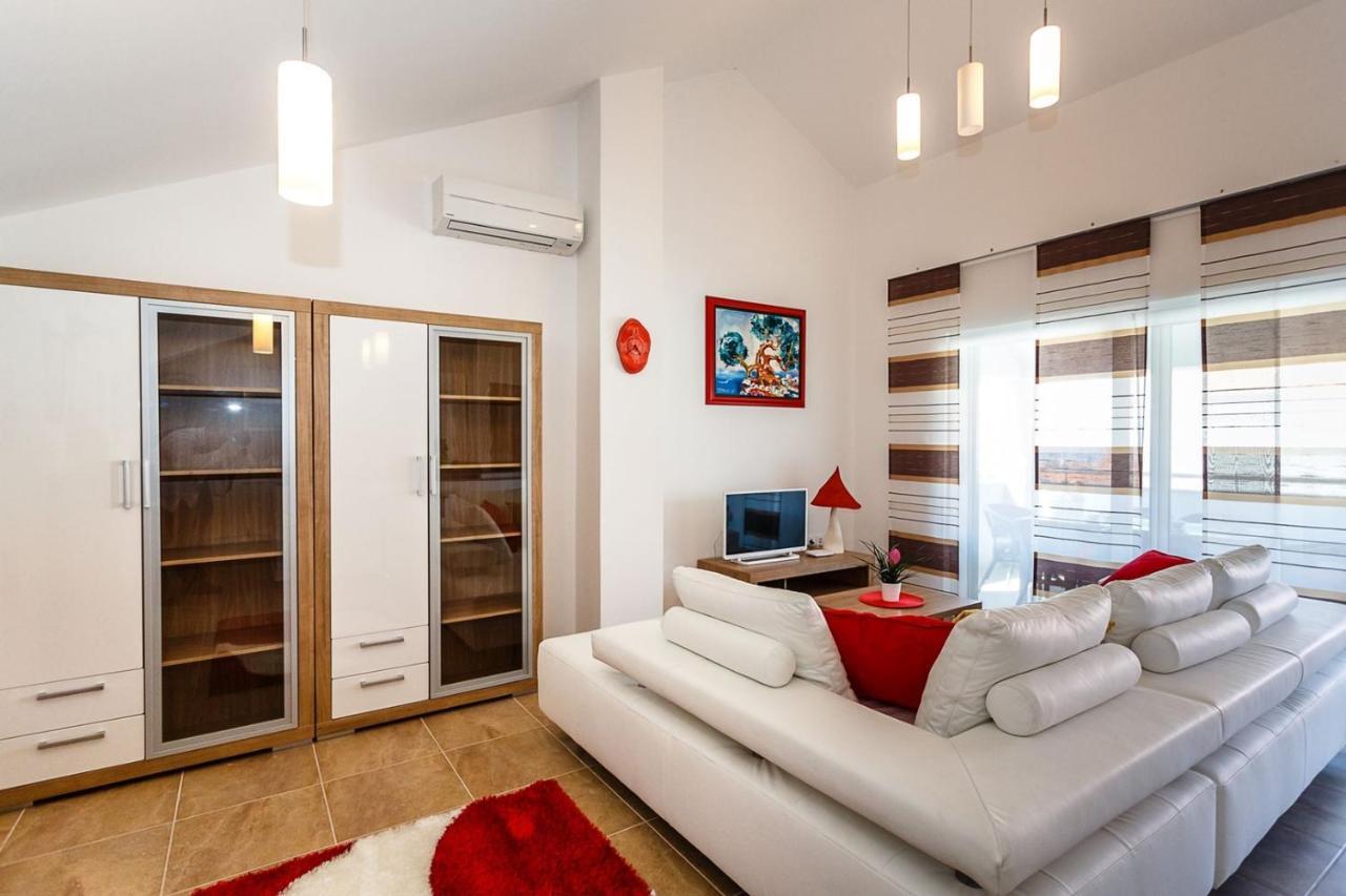 Apartment Adria 3 Malinska Esterno foto