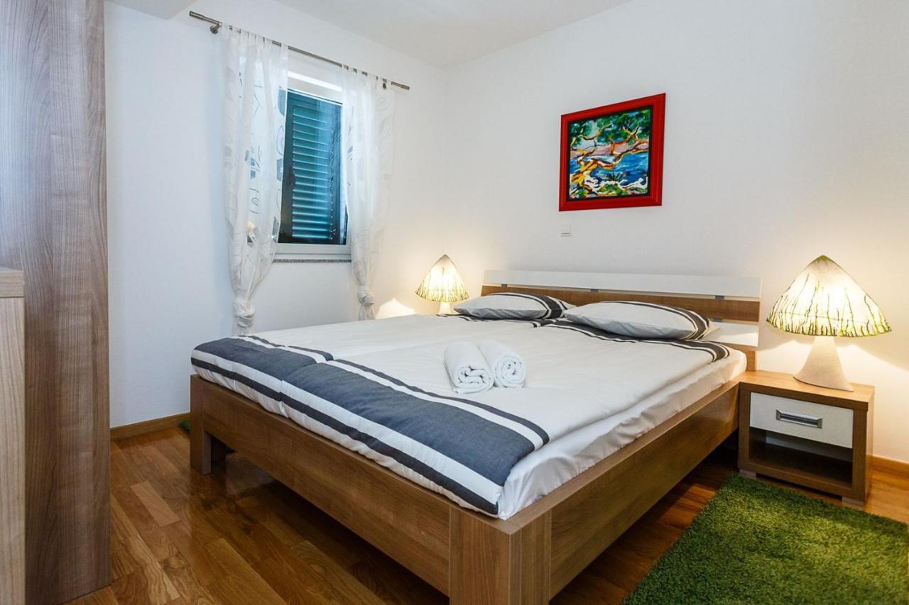 Apartment Adria 3 Malinska Esterno foto