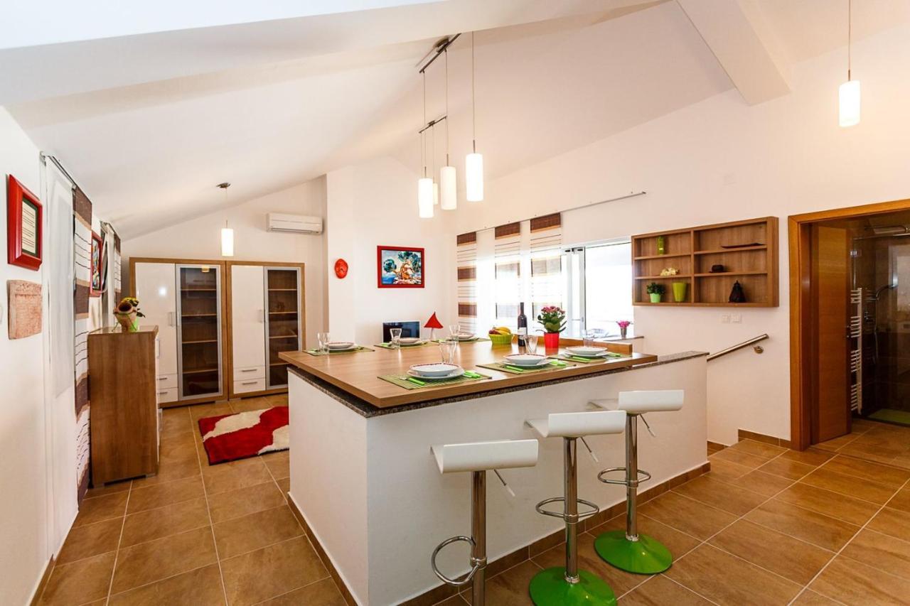 Apartment Adria 3 Malinska Esterno foto