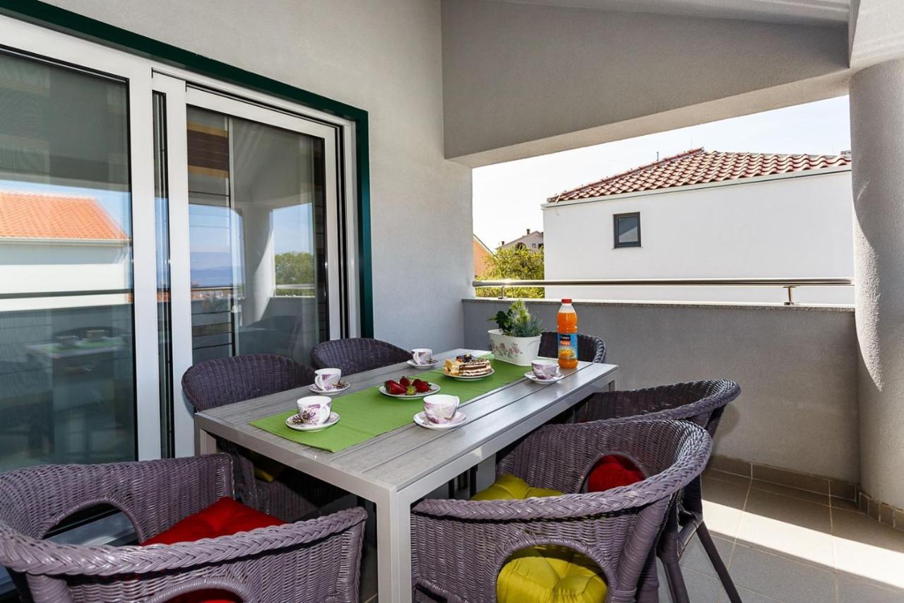 Apartment Adria 3 Malinska Esterno foto