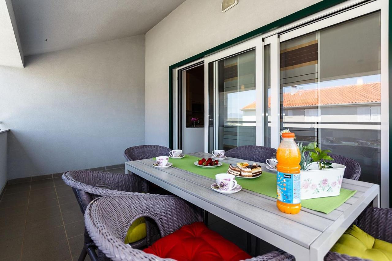 Apartment Adria 3 Malinska Esterno foto