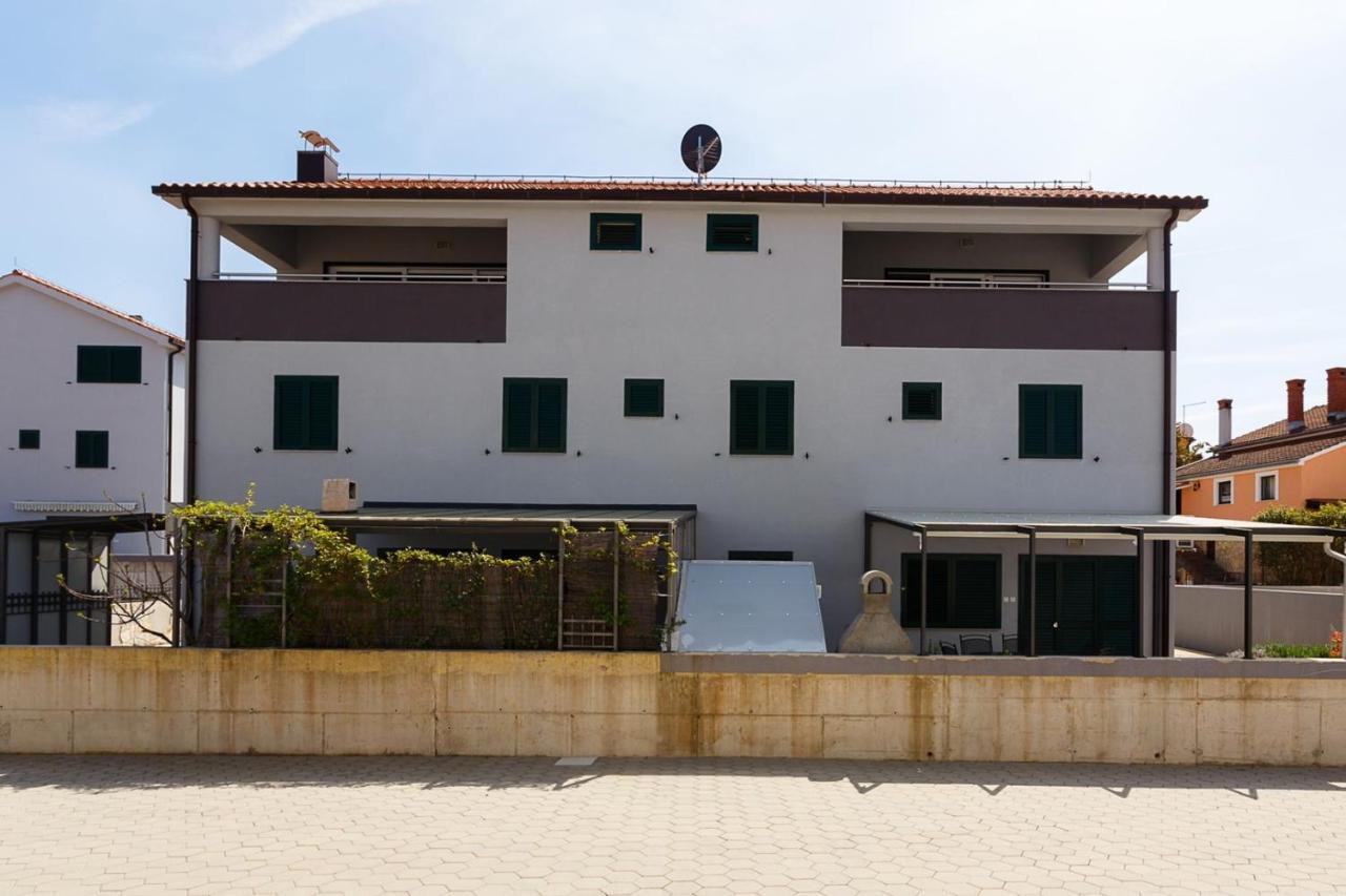 Apartment Adria 3 Malinska Esterno foto